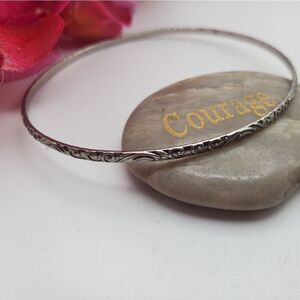 ‎Victorian scroll script bracelet